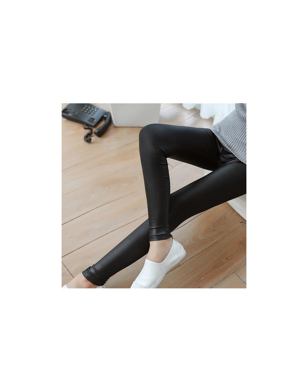 Pantis altos de piel sintética fina con cintura elástica